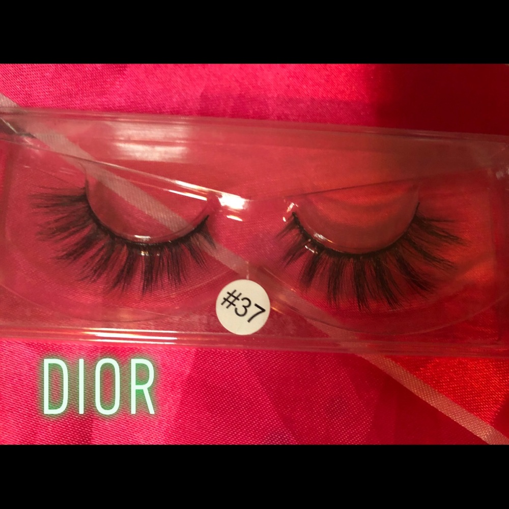 lashes - Picture 4 of 4